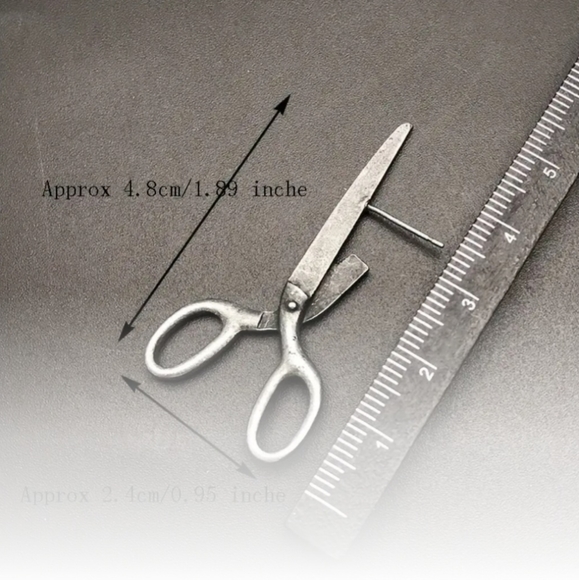 HOT TOPIC GOTH VIBE WHIMSICAL SCISSORS EARRINGS NWOT - Picture 6 of 6